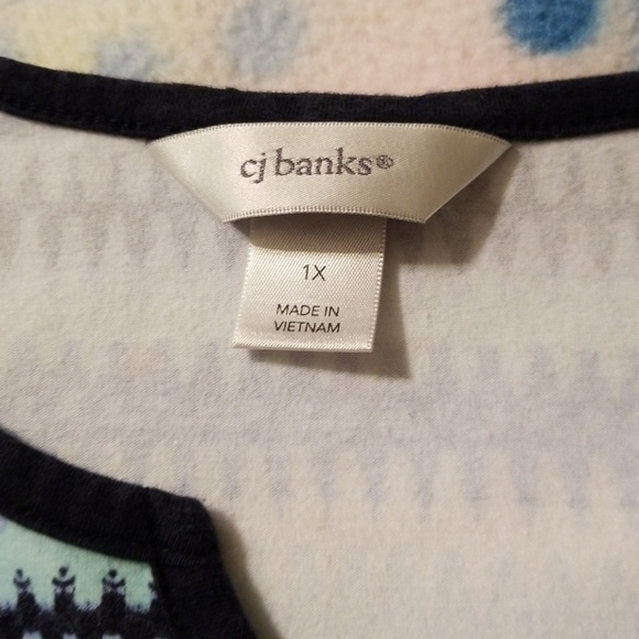 Top - Picture 2 of 2